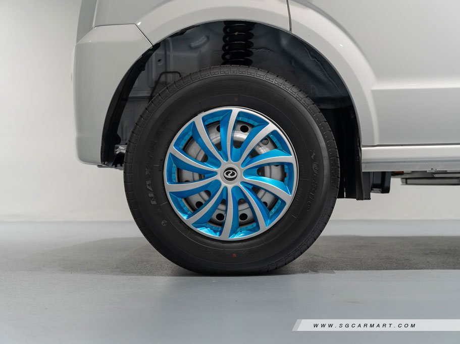 https://i.i-sgcm.com/new_cars/cars/21600/21600_g9