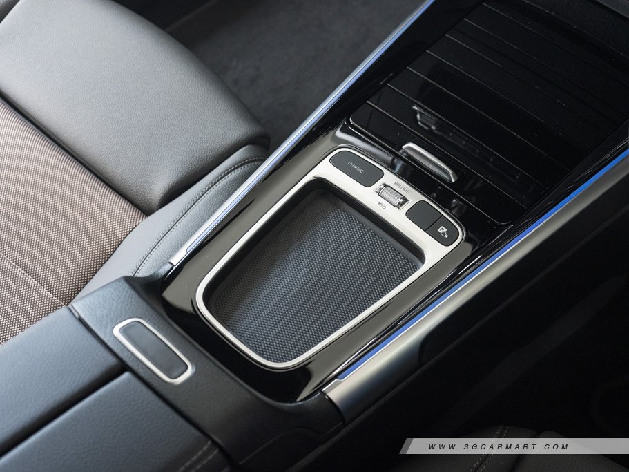 https://i.i-sgcm.com/new_cars/cars/21601/21601_g103