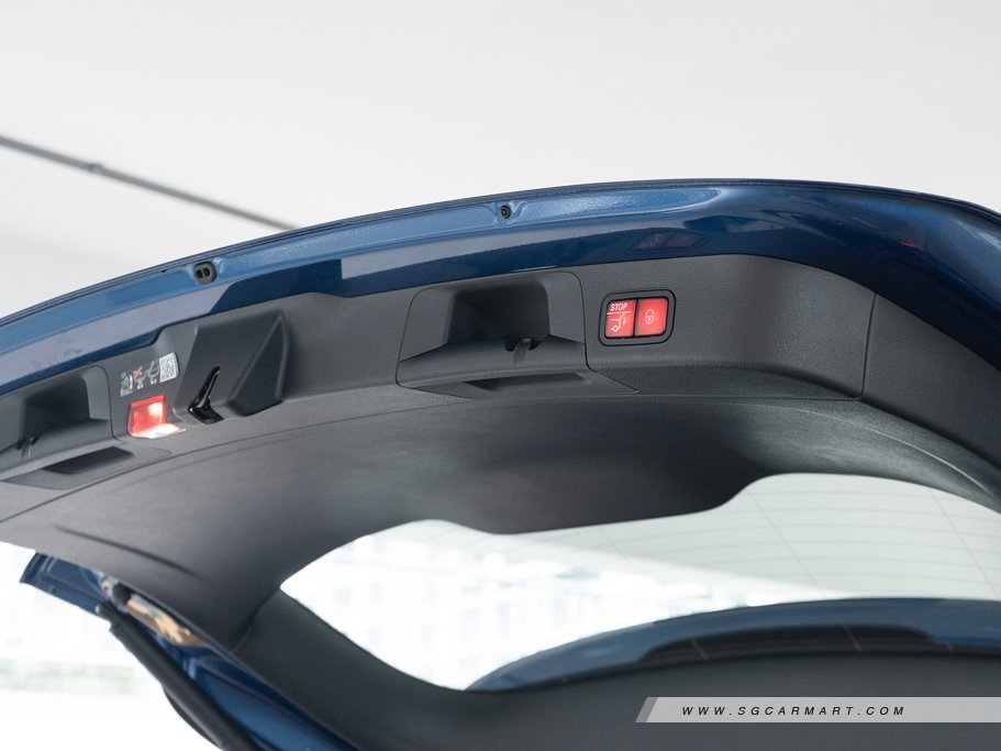 https://i.i-sgcm.com/new_cars/cars/21601/21601_g112