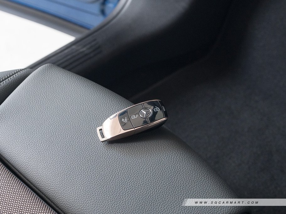 https://i.i-sgcm.com/new_cars/cars/21601/21601_g114
