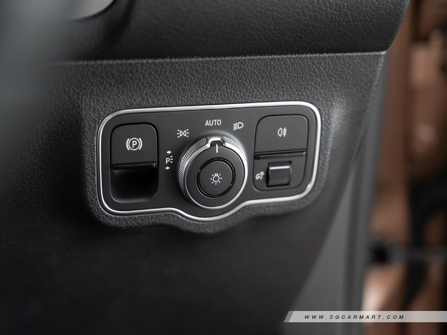 https://i.i-sgcm.com/new_cars/cars/21601/21601_g54