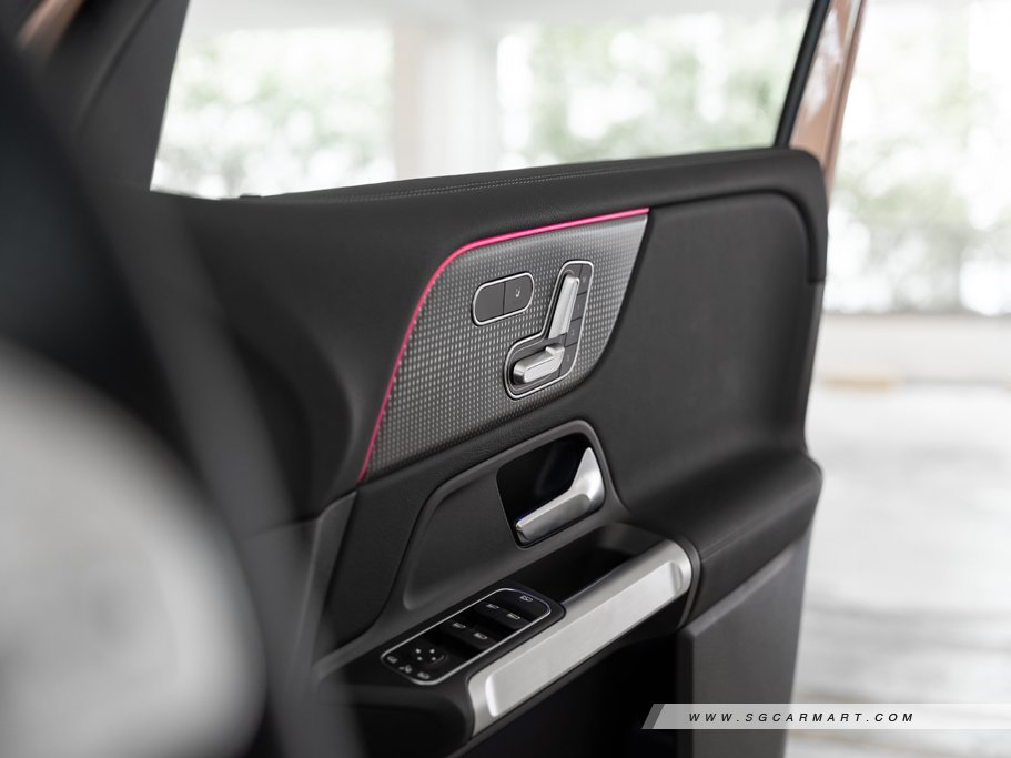 https://i.i-sgcm.com/new_cars/cars/21601/21601_g56