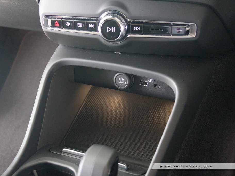 https://i.i-sgcm.com/new_cars/cars/21602/21602_g37