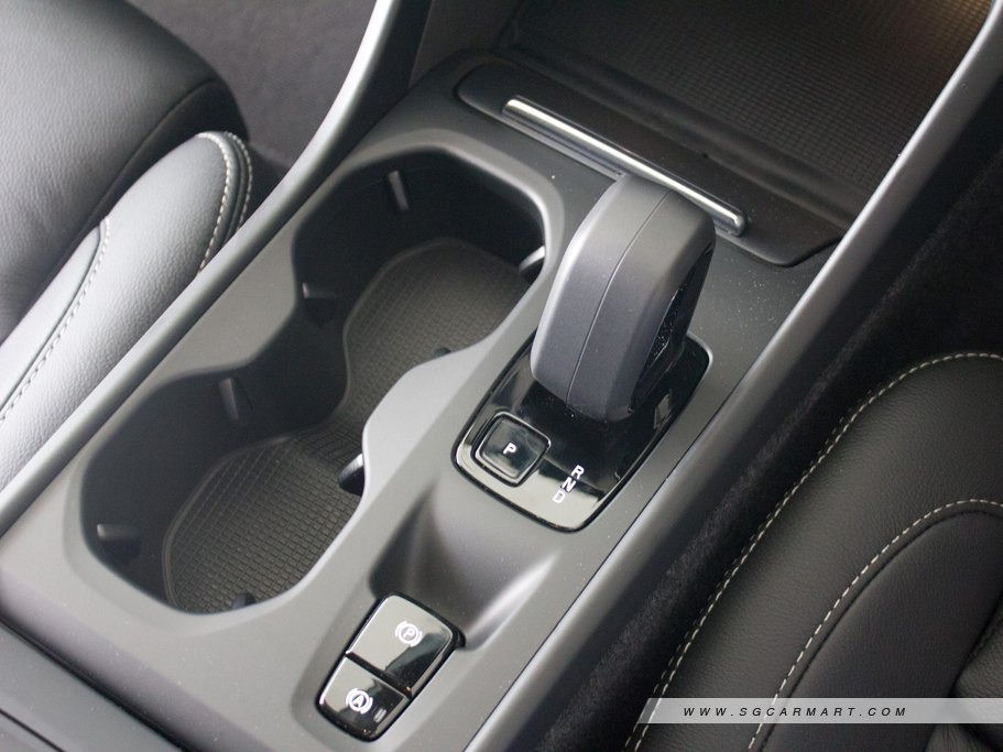 https://i.i-sgcm.com/new_cars/cars/21602/21602_g38