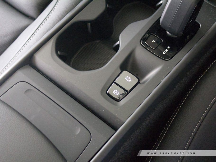 https://i.i-sgcm.com/new_cars/cars/21602/21602_g39