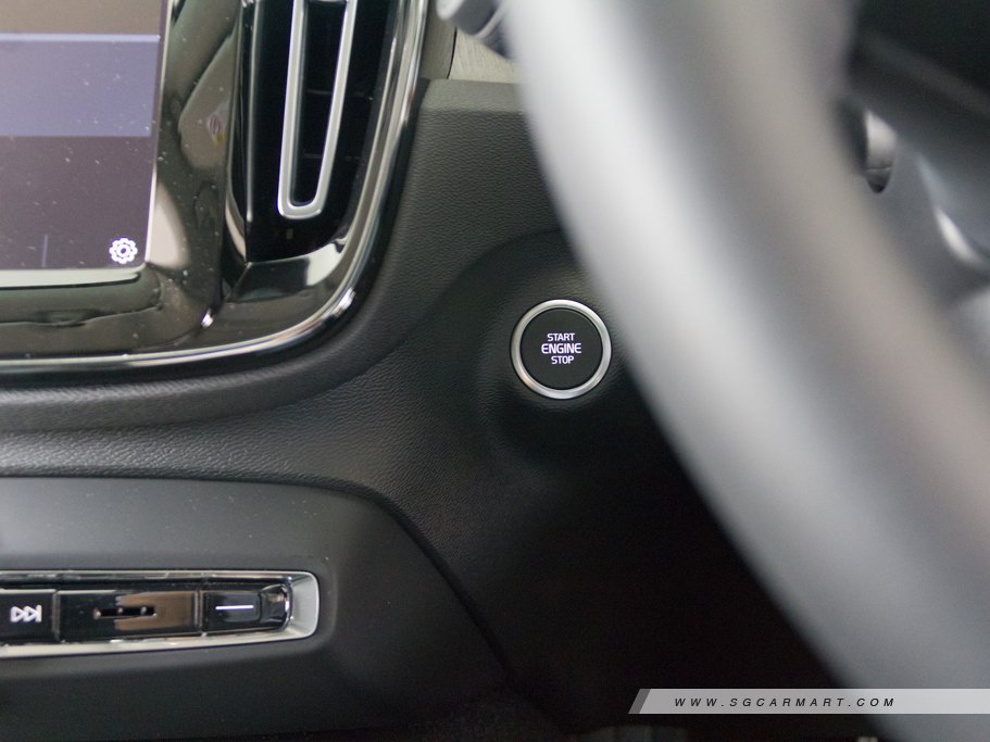 https://i.i-sgcm.com/new_cars/cars/21602/21602_g44