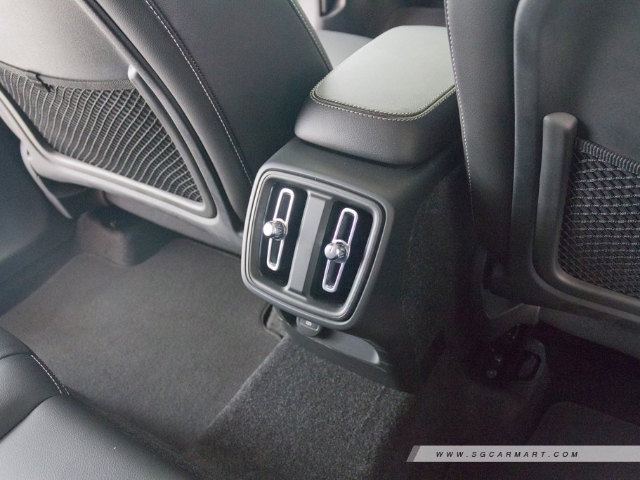 https://i.i-sgcm.com/new_cars/cars/21602/21602_g49
