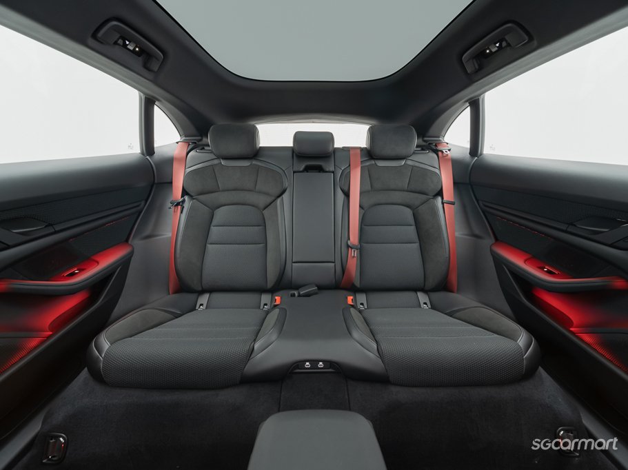 https://i.i-sgcm.com/new_cars/cars/21606/21606_g16