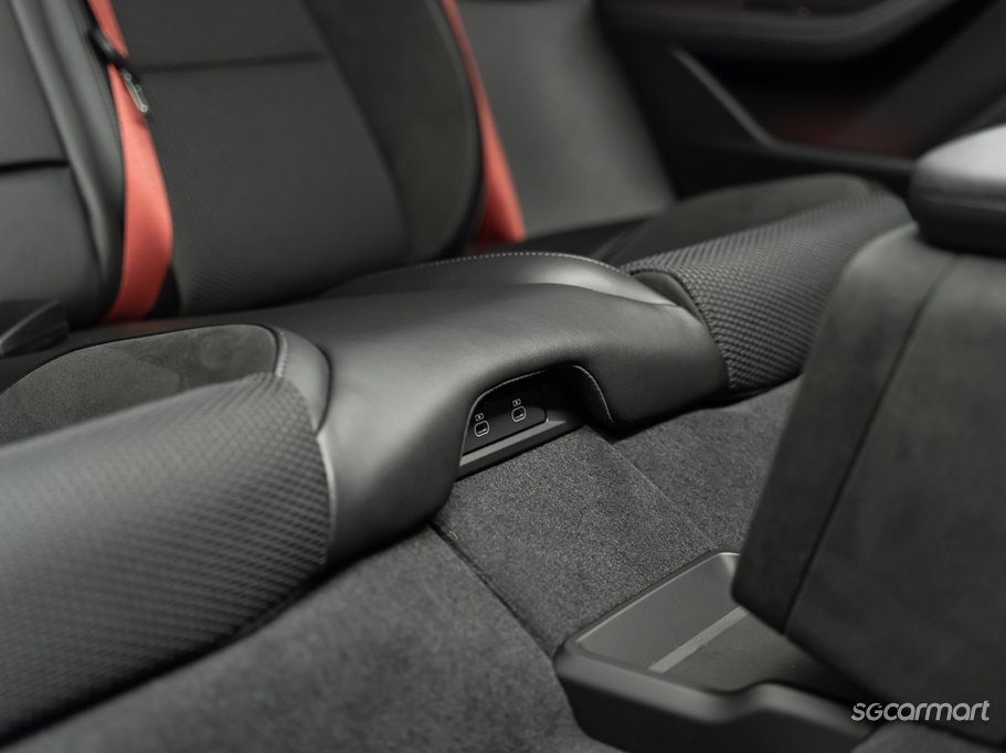 https://i.i-sgcm.com/new_cars/cars/21606/21606_g25