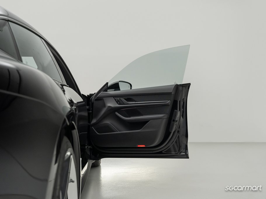 https://i.i-sgcm.com/new_cars/cars/21606/21606_g28