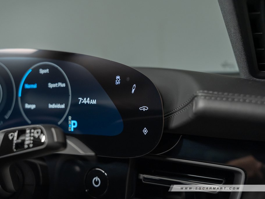 https://i.i-sgcm.com/new_cars/cars/21606/21606_g48