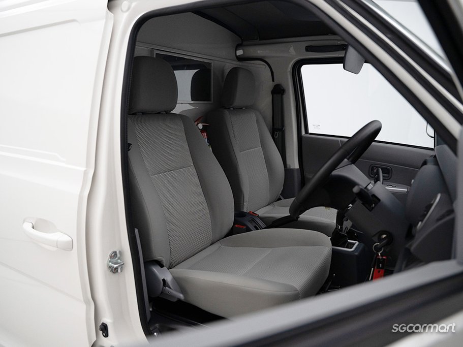 https://i.i-sgcm.com/new_cars/cars/21609/21609_g7