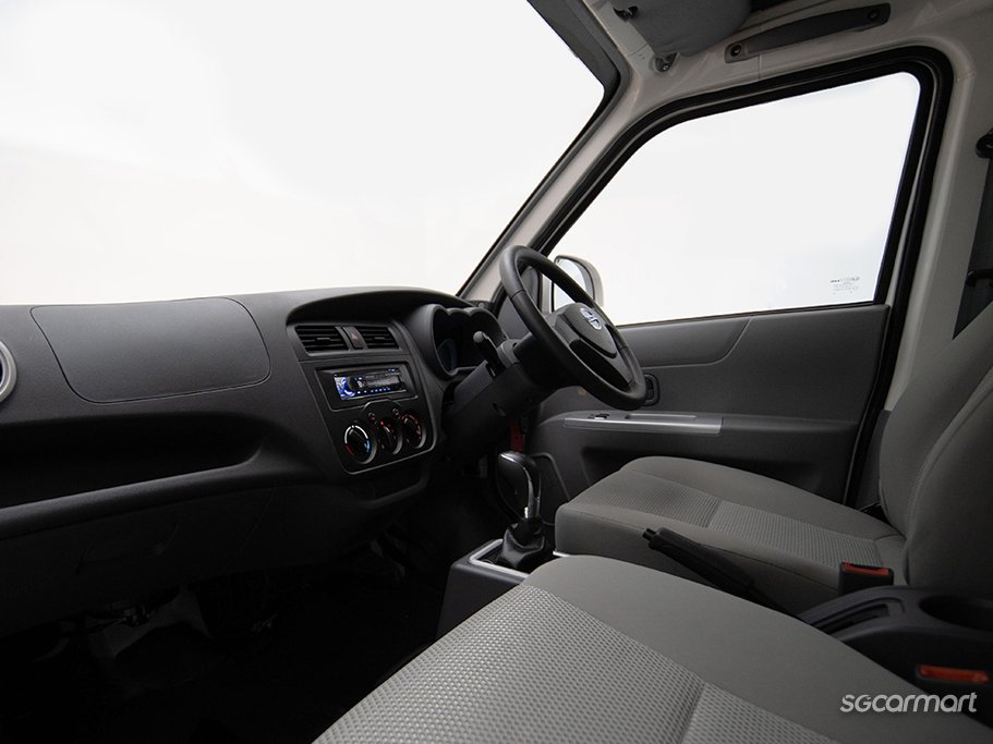 https://i.i-sgcm.com/new_cars/cars/21609/21609_g8