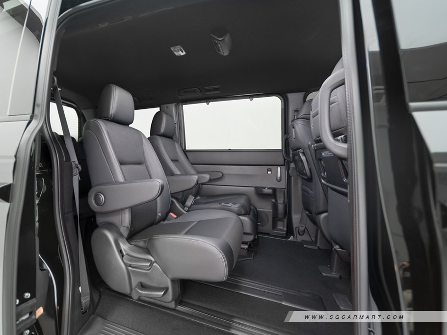 Honda Stepwagon Hybrid 1.5 Spada Honda Sensing e:HEV Welcab Side lift 39