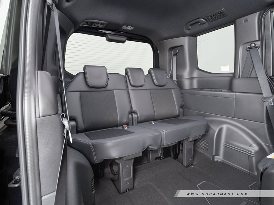 Honda Stepwagon Hybrid 1.5 Spada Honda Sensing e:HEV Welcab Side lift 40