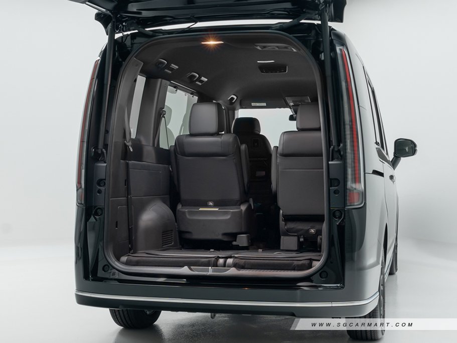 Honda Stepwagon Hybrid 1.5 Spada Honda Sensing e:HEV Welcab Side lift 45