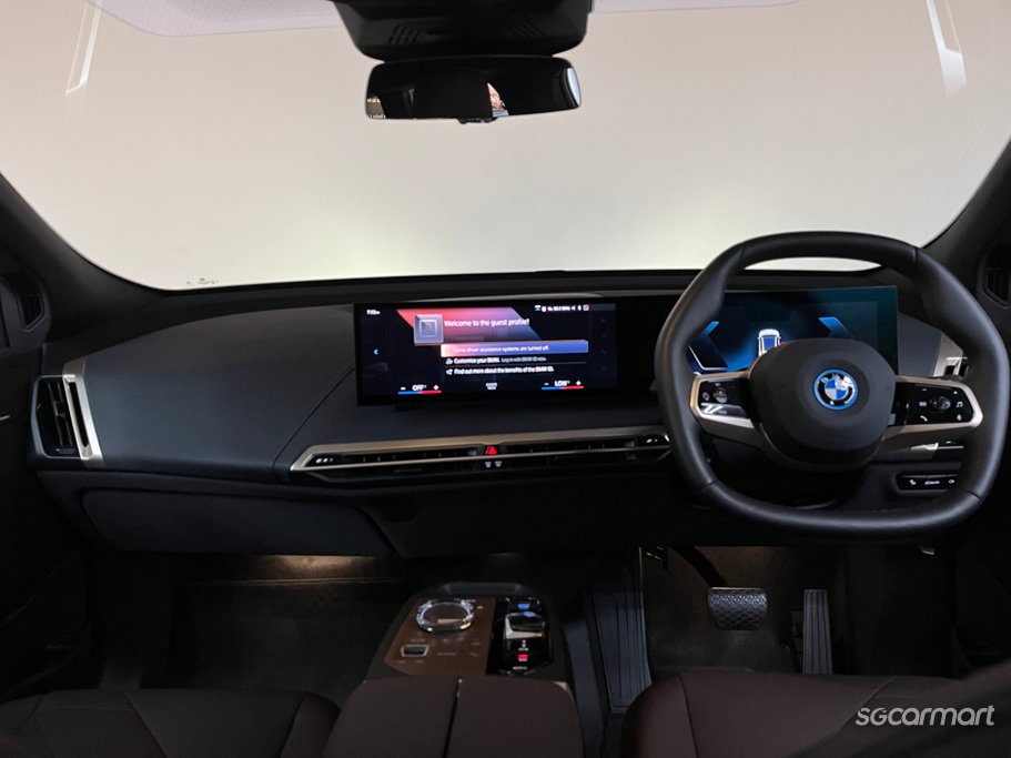https://i.i-sgcm.com/new_cars/cars/21611/21611_g11