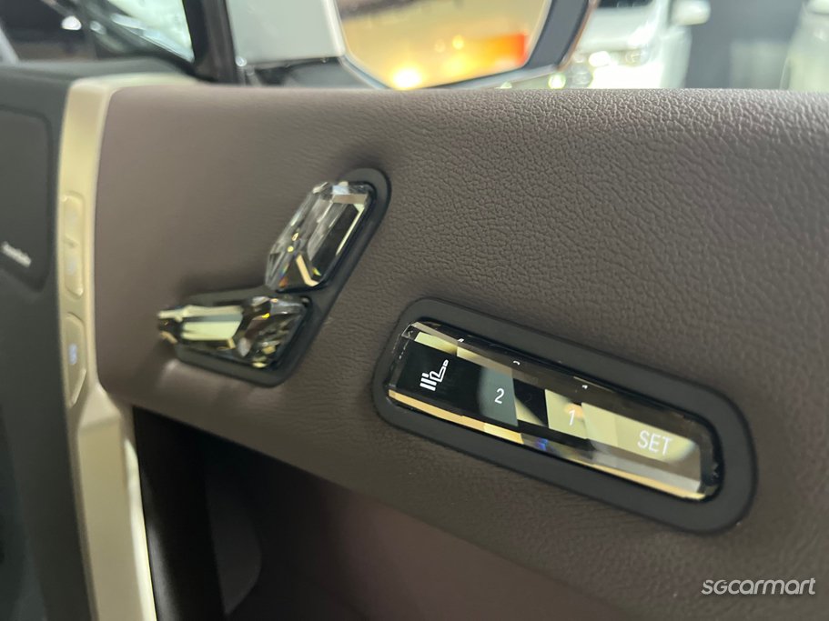 https://i.i-sgcm.com/new_cars/cars/21611/21611_g17