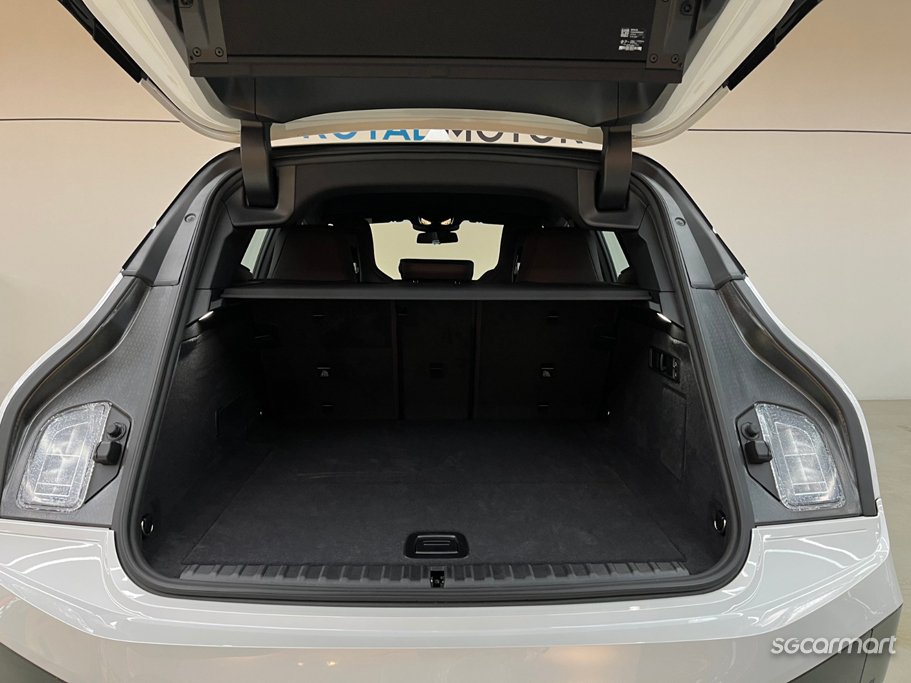 https://i.i-sgcm.com/new_cars/cars/21611/21611_g18