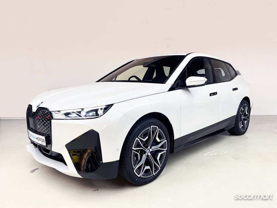 https://i.i-sgcm.com/new_cars/cars/21611/21611_g1