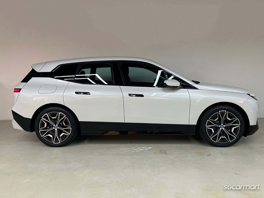 https://i.i-sgcm.com/new_cars/cars/21611/21611_g3