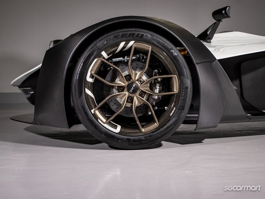 https://i.i-sgcm.com/new_cars/cars/21613/21613_g13