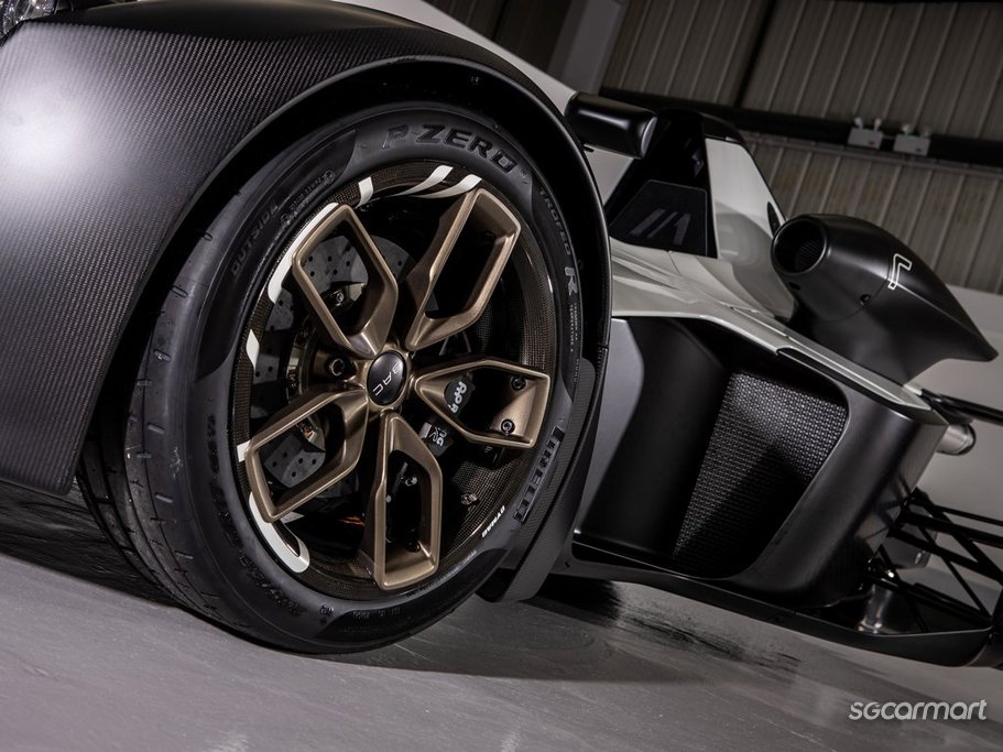 https://i.i-sgcm.com/new_cars/cars/21613/21613_g14