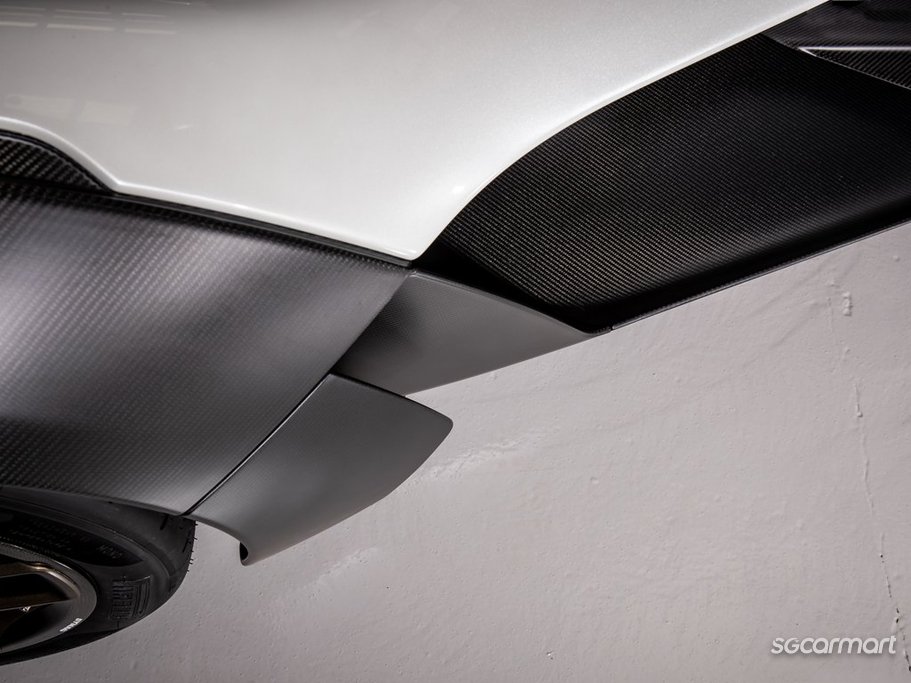 https://i.i-sgcm.com/new_cars/cars/21613/21613_g19