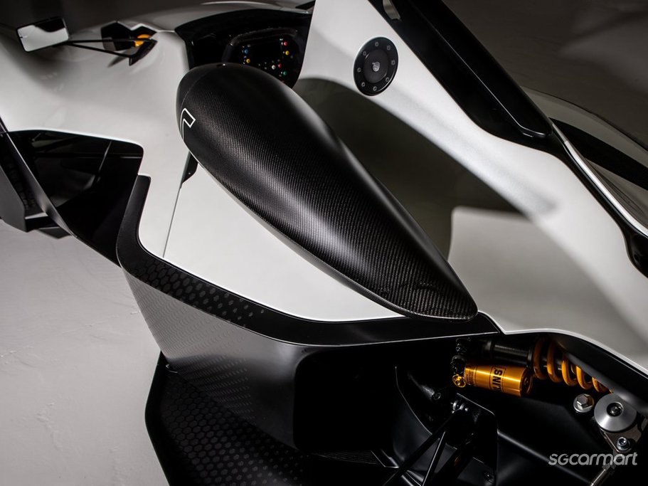 https://i.i-sgcm.com/new_cars/cars/21613/21613_g24