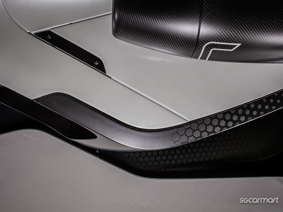 https://i.i-sgcm.com/new_cars/cars/21613/21613_g25