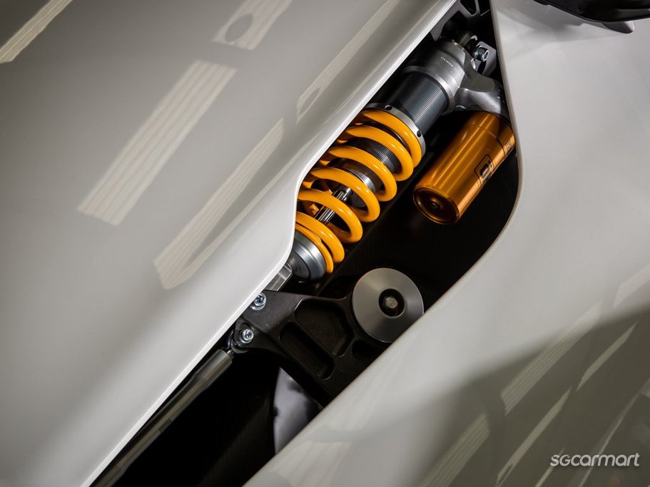 https://i.i-sgcm.com/new_cars/cars/21613/21613_g27