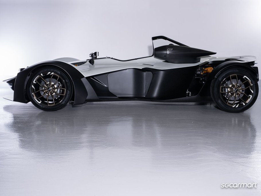 https://i.i-sgcm.com/new_cars/cars/21613/21613_g8