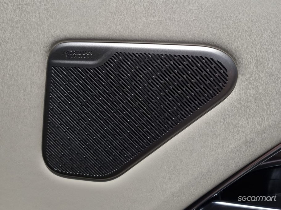 https://i.i-sgcm.com/new_cars/cars/21614/21614_g11