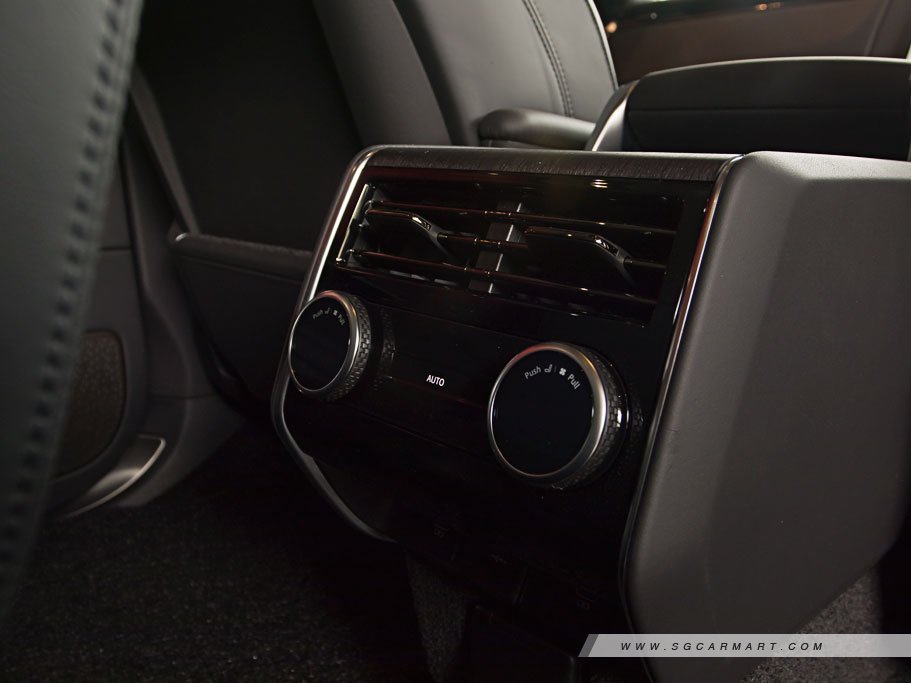 https://i.i-sgcm.com/new_cars/cars/21614/21614_g38