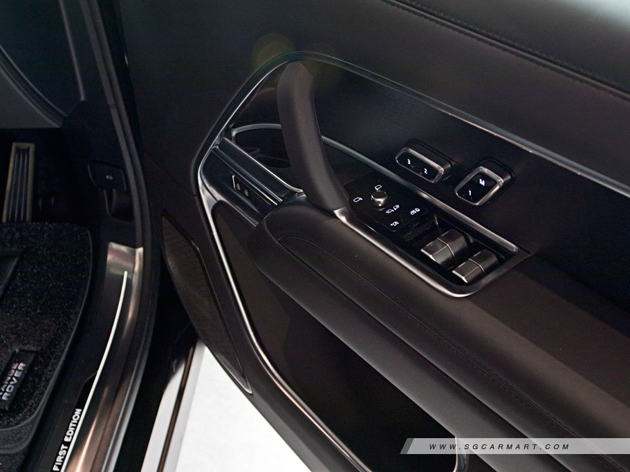 https://i.i-sgcm.com/new_cars/cars/21614/21614_g43