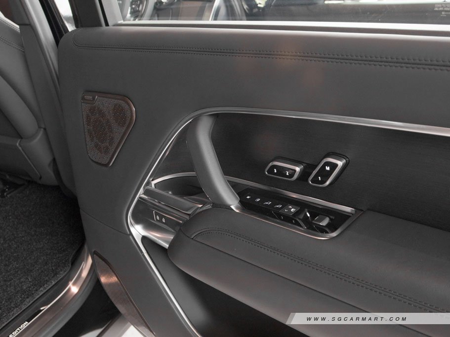 https://i.i-sgcm.com/new_cars/cars/21614/21614_g44