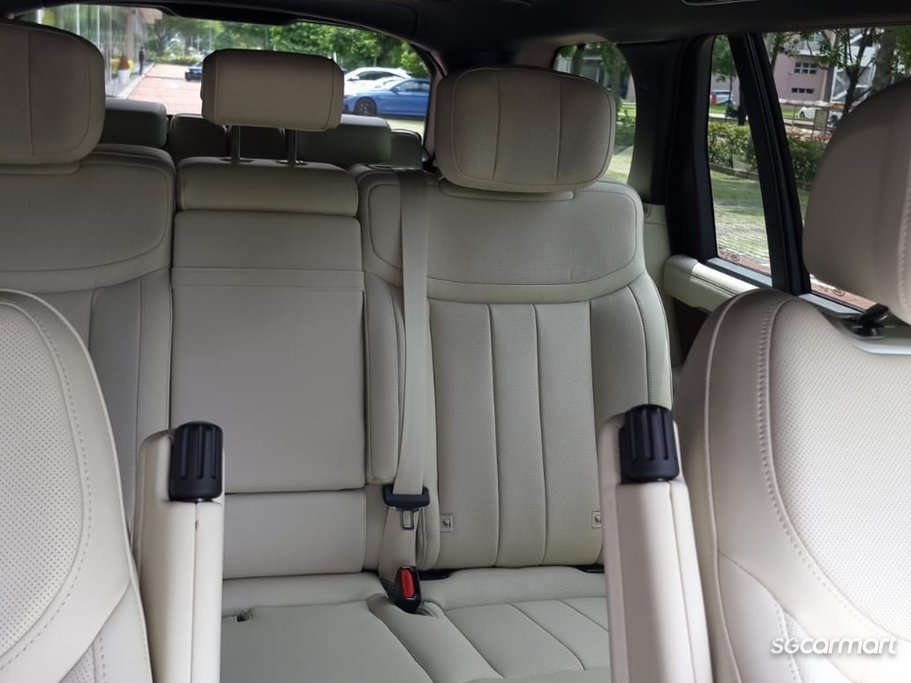 https://i.i-sgcm.com/new_cars/cars/21614/21614_g8
