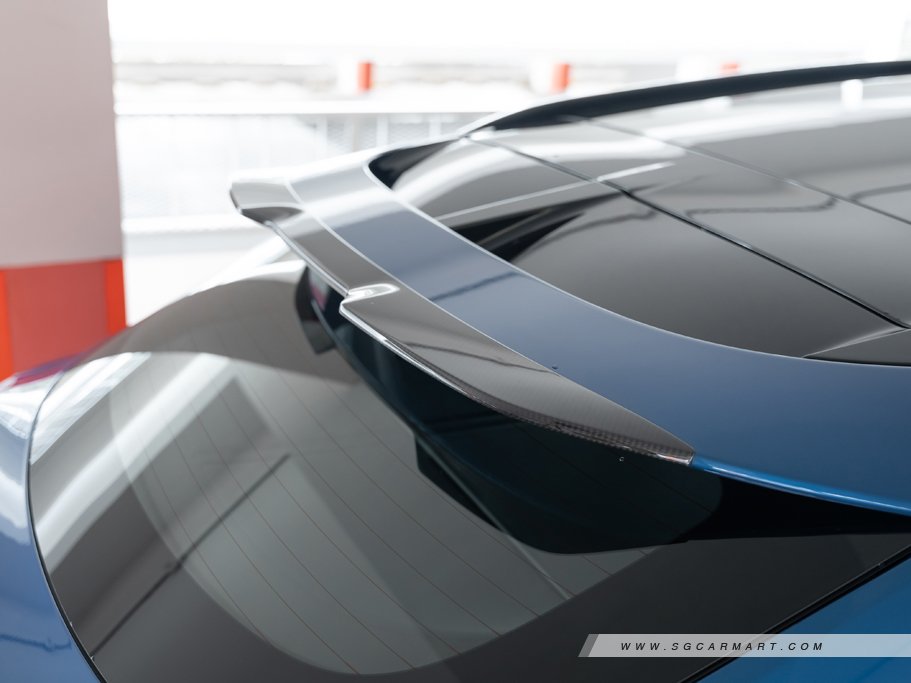 https://i.i-sgcm.com/new_cars/cars/21618/21618_g33