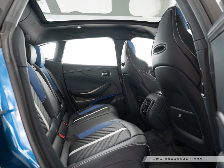 https://i.i-sgcm.com/new_cars/cars/21618/21618_g57