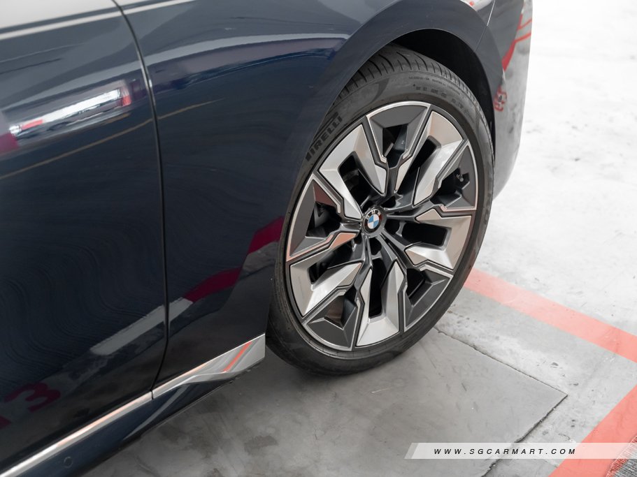 https://i.i-sgcm.com/new_cars/cars/21619/21619_g32