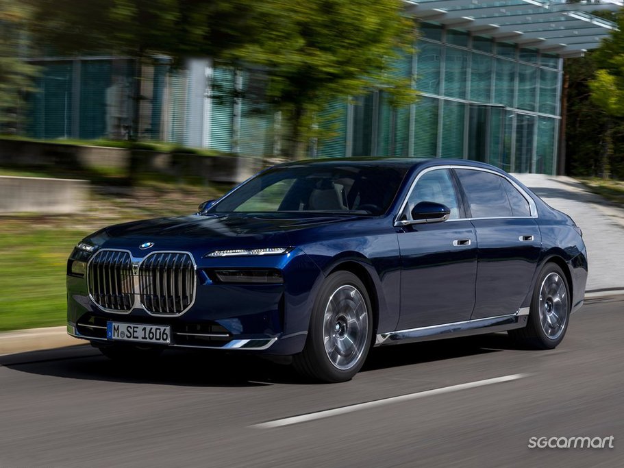 New BMW 7 Series Mild Hybrid Photos, Photo Gallery - Sgcarmart