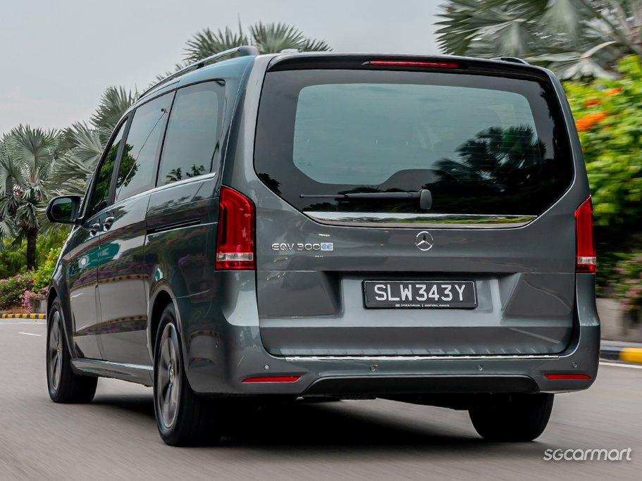 https://i.i-sgcm.com/new_cars/cars/21620/21620_g11