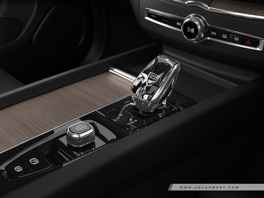 https://i.i-sgcm.com/new_cars/cars/21625/21625_g12