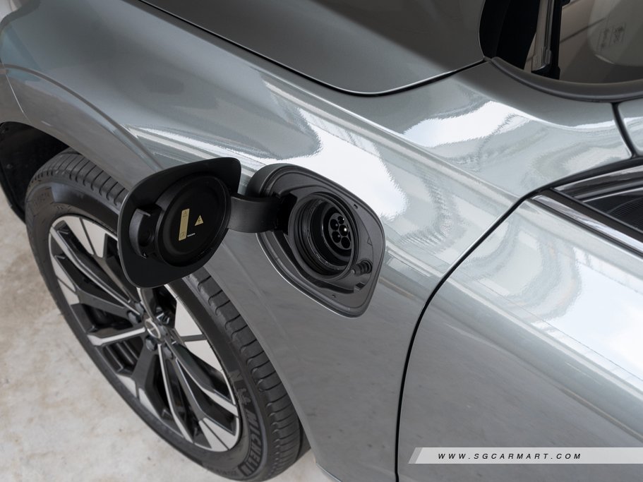 https://i.i-sgcm.com/new_cars/cars/21625/21625_g43