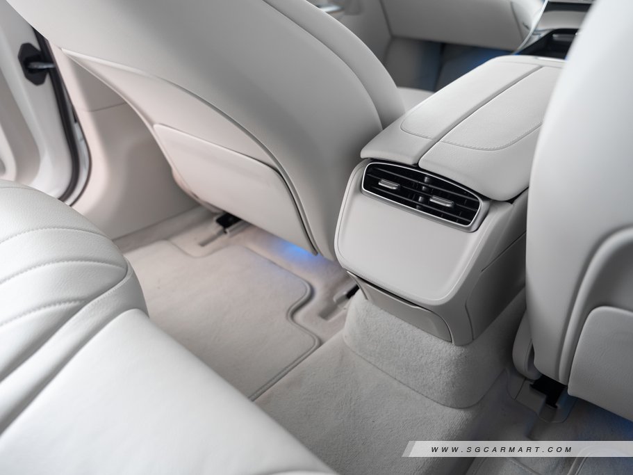 https://i.i-sgcm.com/new_cars/cars/21628/21628_g34