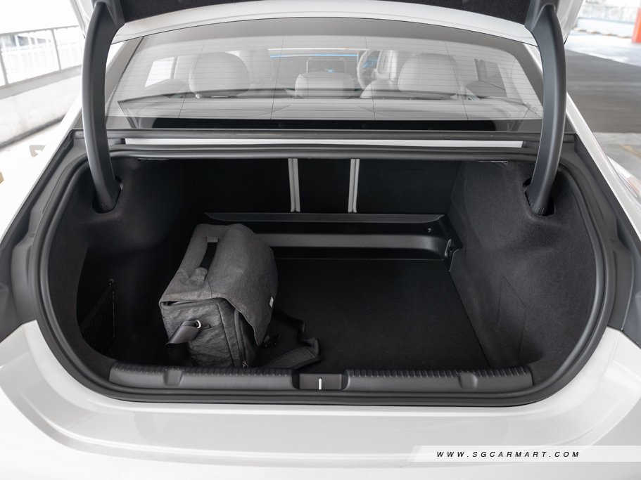 https://i.i-sgcm.com/new_cars/cars/21628/21628_g37