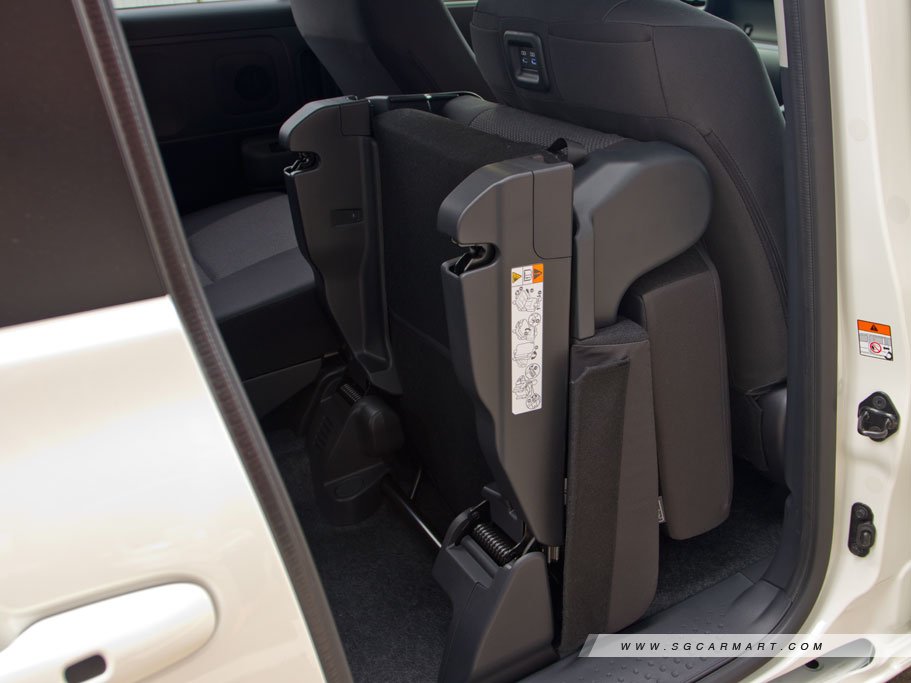 https://i.i-sgcm.com/new_cars/cars/21629/21629_g15