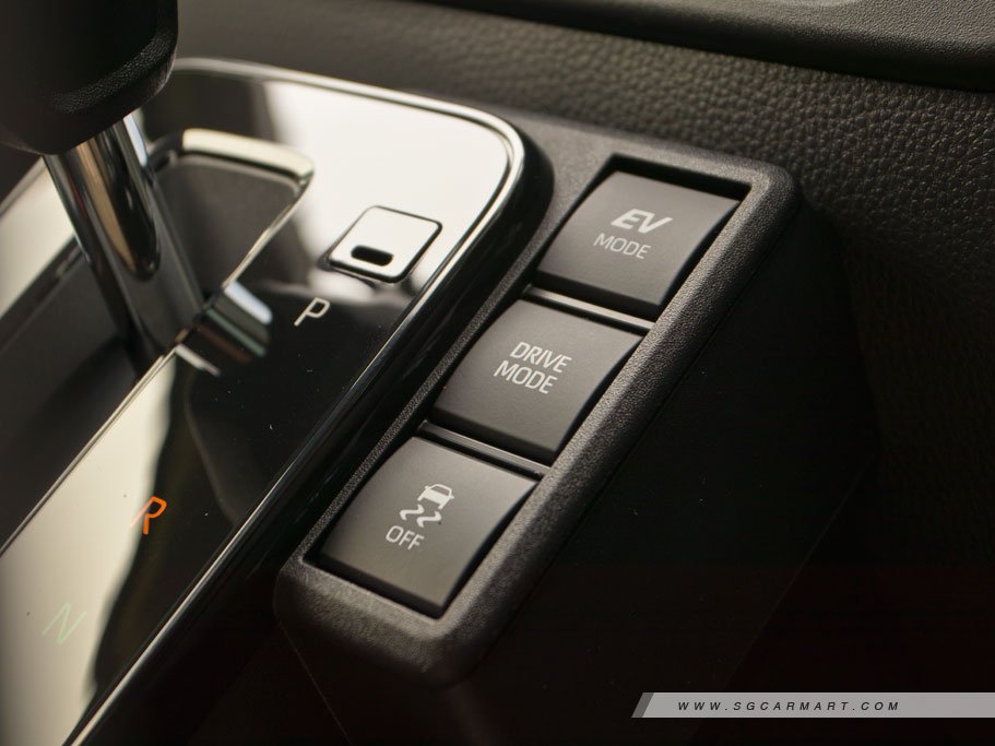 https://i.i-sgcm.com/new_cars/cars/21629/21629_g25