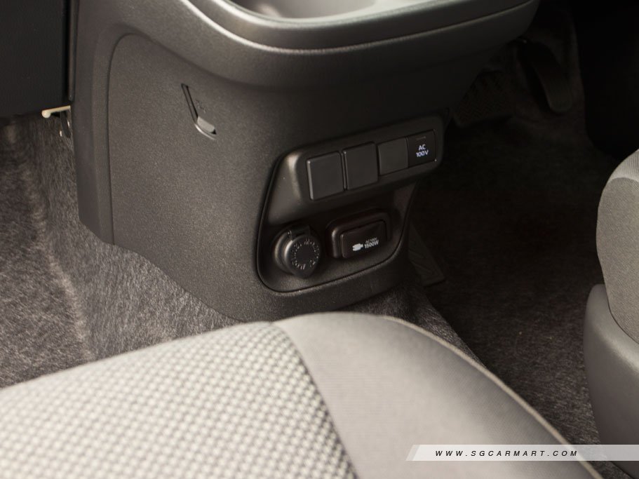 https://i.i-sgcm.com/new_cars/cars/21629/21629_g26