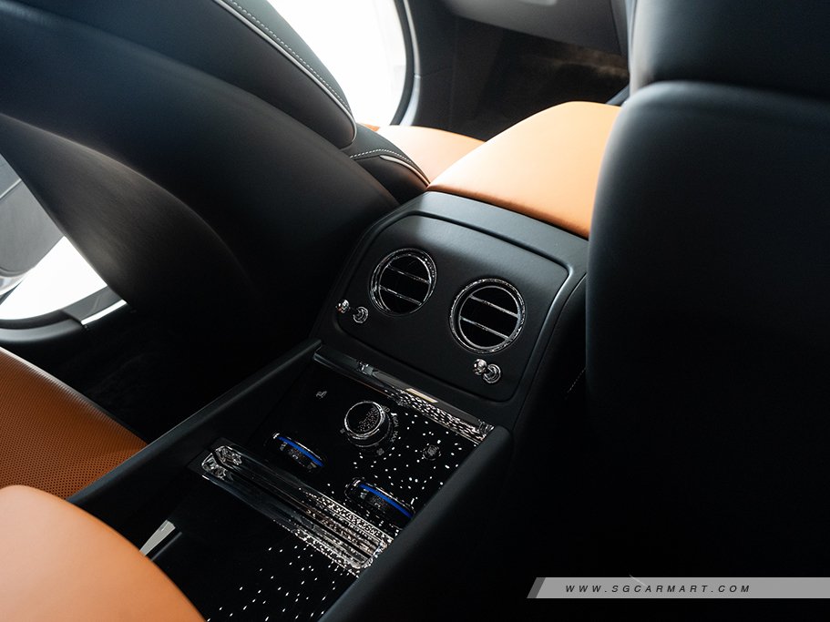 https://i.i-sgcm.com/new_cars/cars/21631/21631_g53